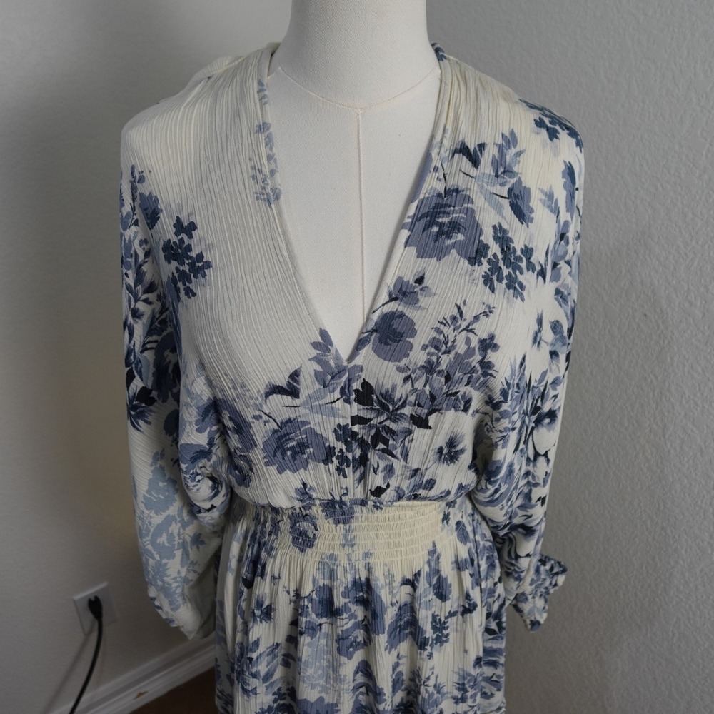 Lovestitch Floral Mini Dress M Blue White Cottagecore Smocked Peasant Slv Boho - Picture 2 of 16